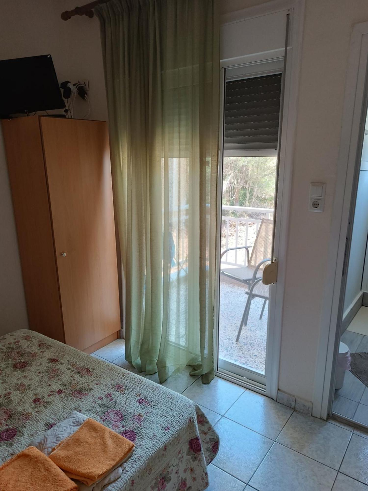 Anestis Apartments & Rooms Palaiontsiflikion Exterior photo