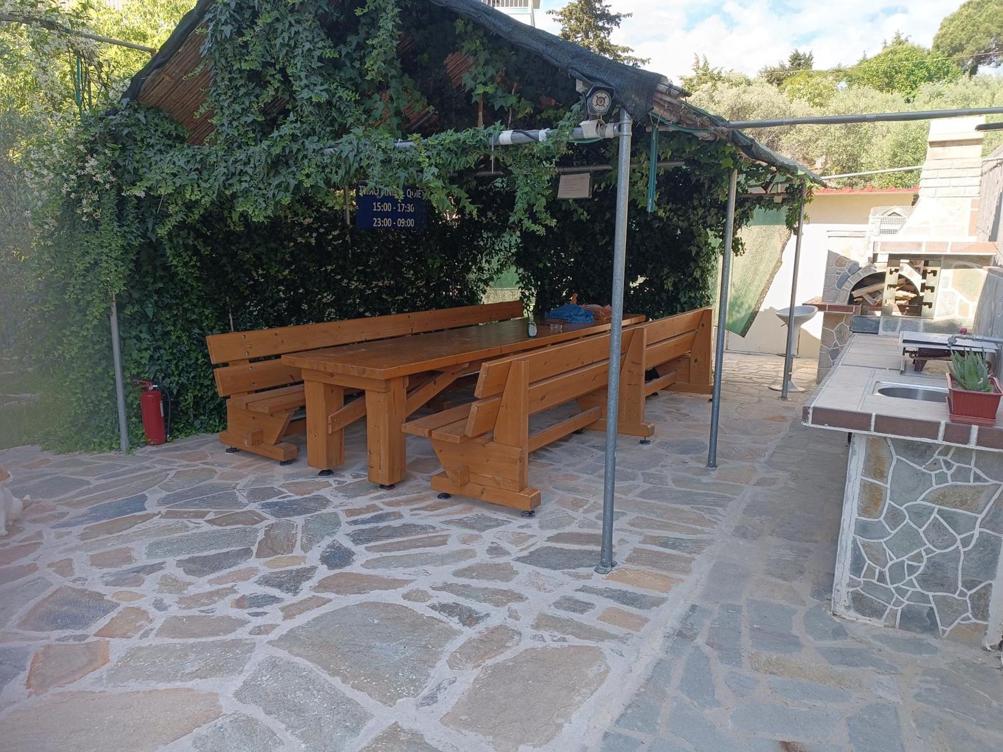 Anestis Apartments & Rooms Palaiontsiflikion Exterior photo